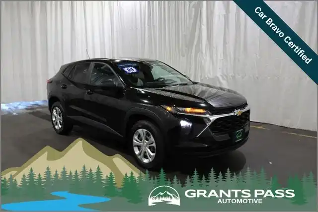 2024 Chevrolet Trax LS's photo