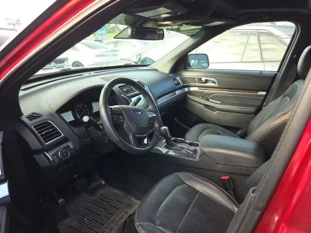 2019 Ford Explorer Limited 4WD photo 4