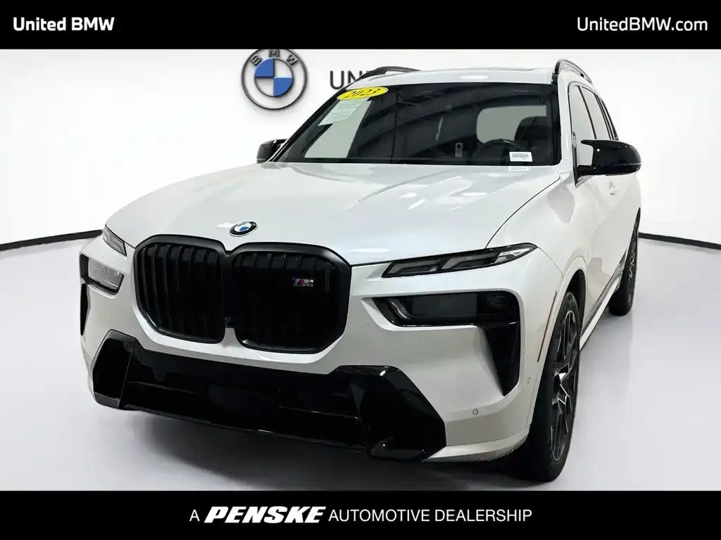 2023 BMW X7 M60i's photo