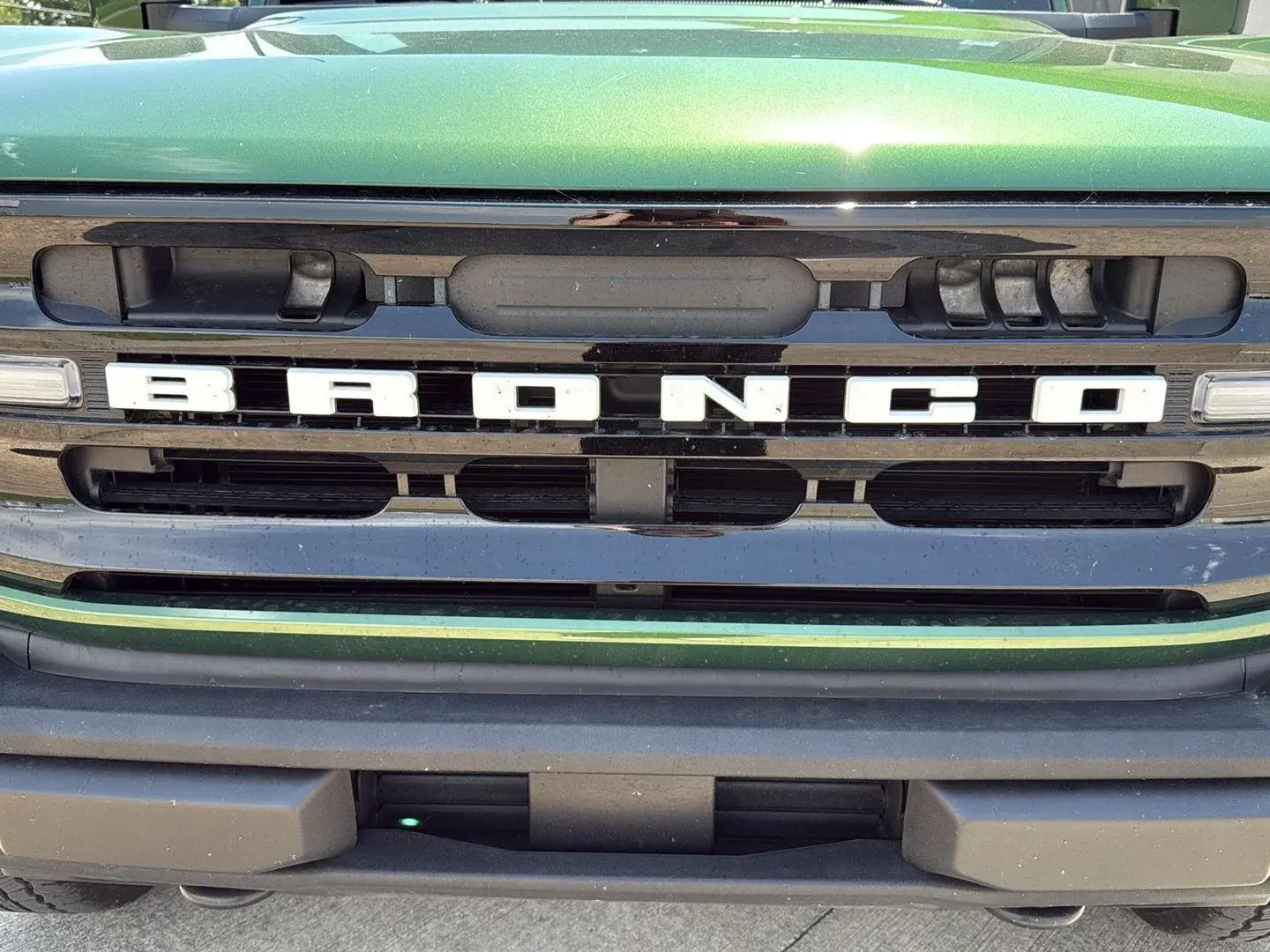 2023 Ford Bronco Outer Banks 4x4 photo 3