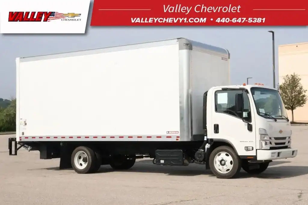 2023 Chevrolet Low Cab Forward's photo