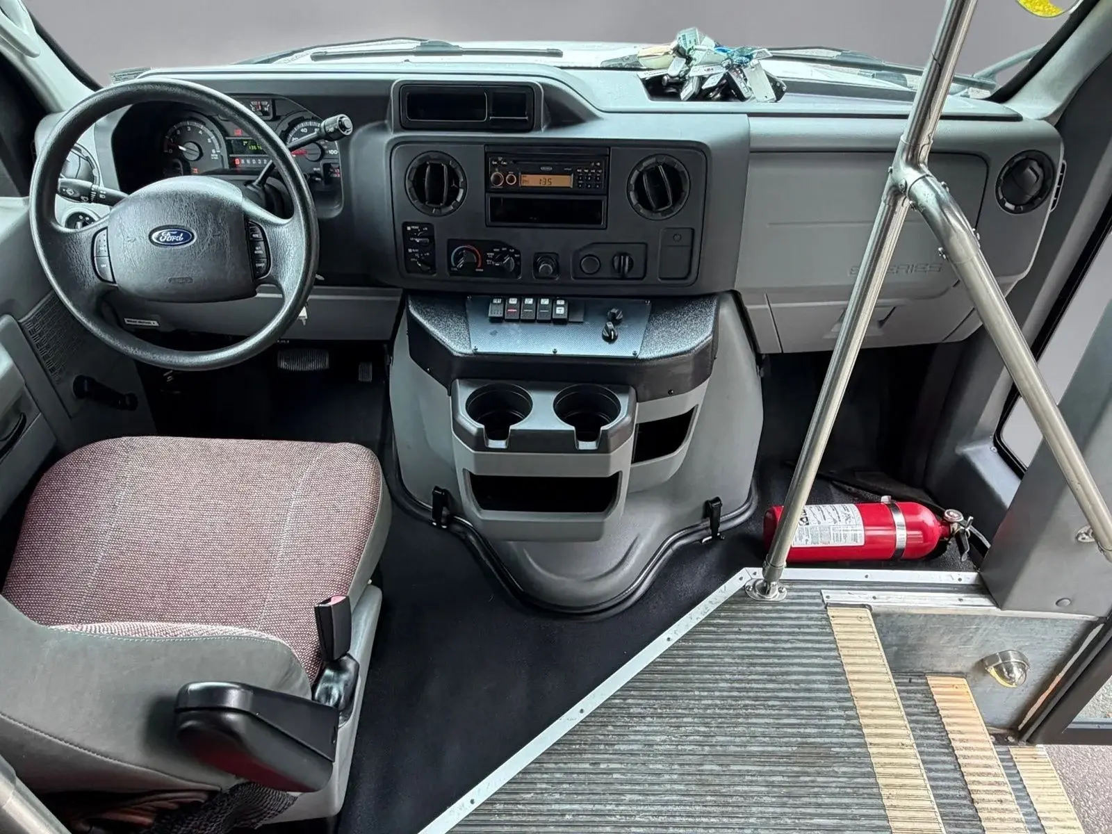 2012 Ford E-Series Base Pre-Owned 2012 Ford E-350SD photo 3