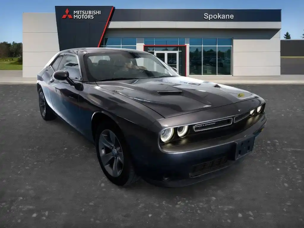 2019 Dodge Challenger SXT Auto's photo