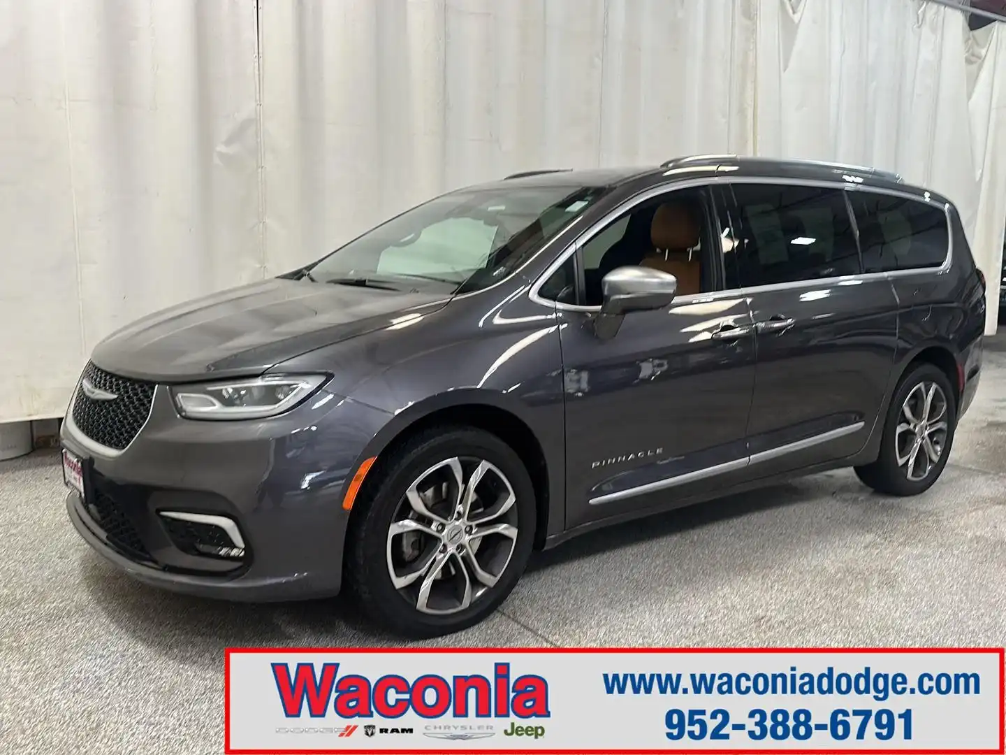 2021 Chrysler Pacifica Pinnacle's photo