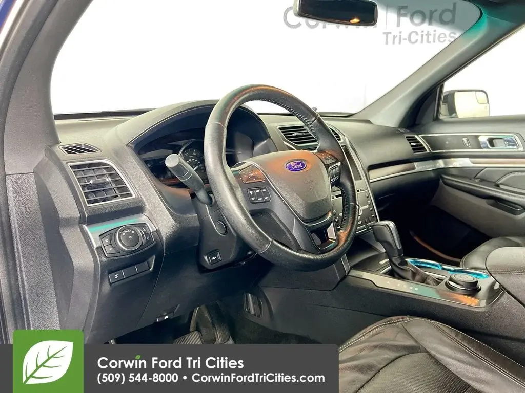 2017 Ford Explorer Limited 4WD photo 3
