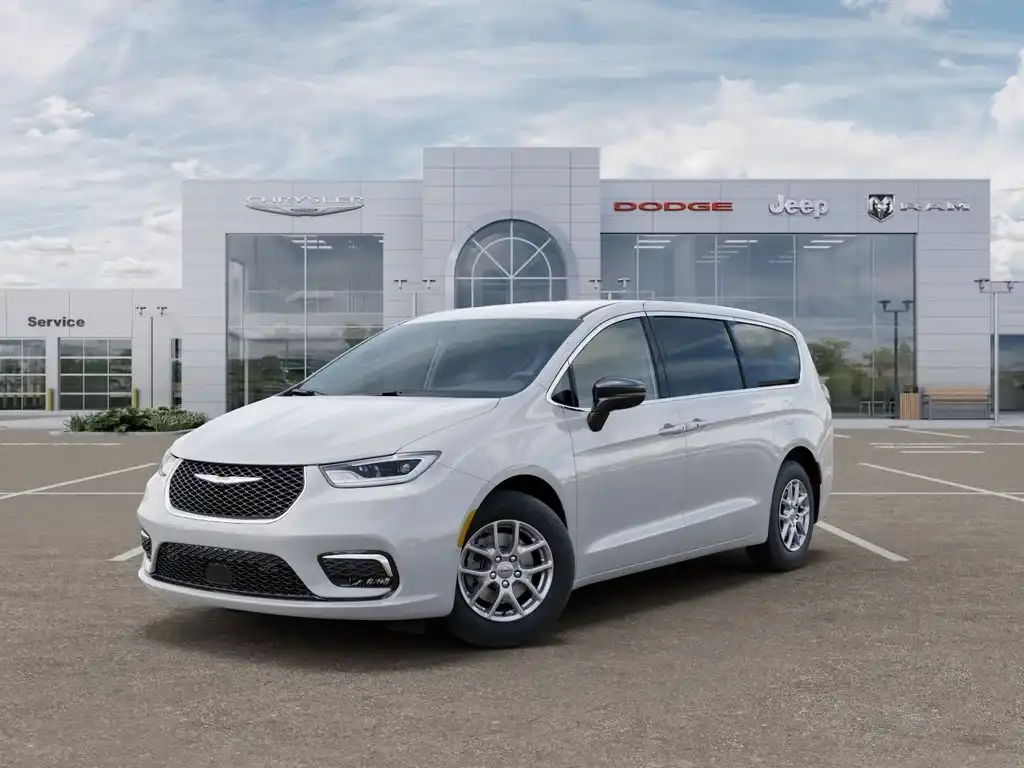 2026 Chrysler Pacifica Select's photo