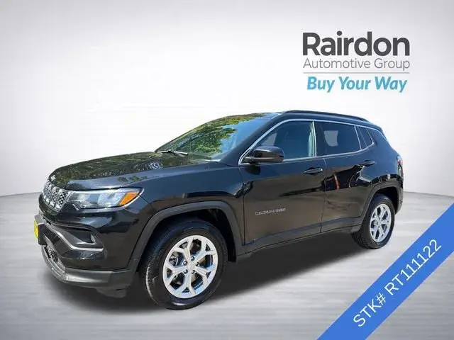 2024 Jeep Compass Latitude 4X4 photo 3