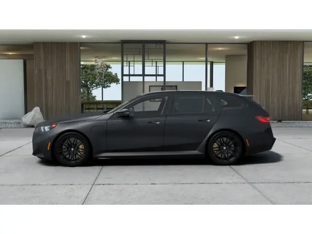 2027 BMW M5 M5 Touring photo 4