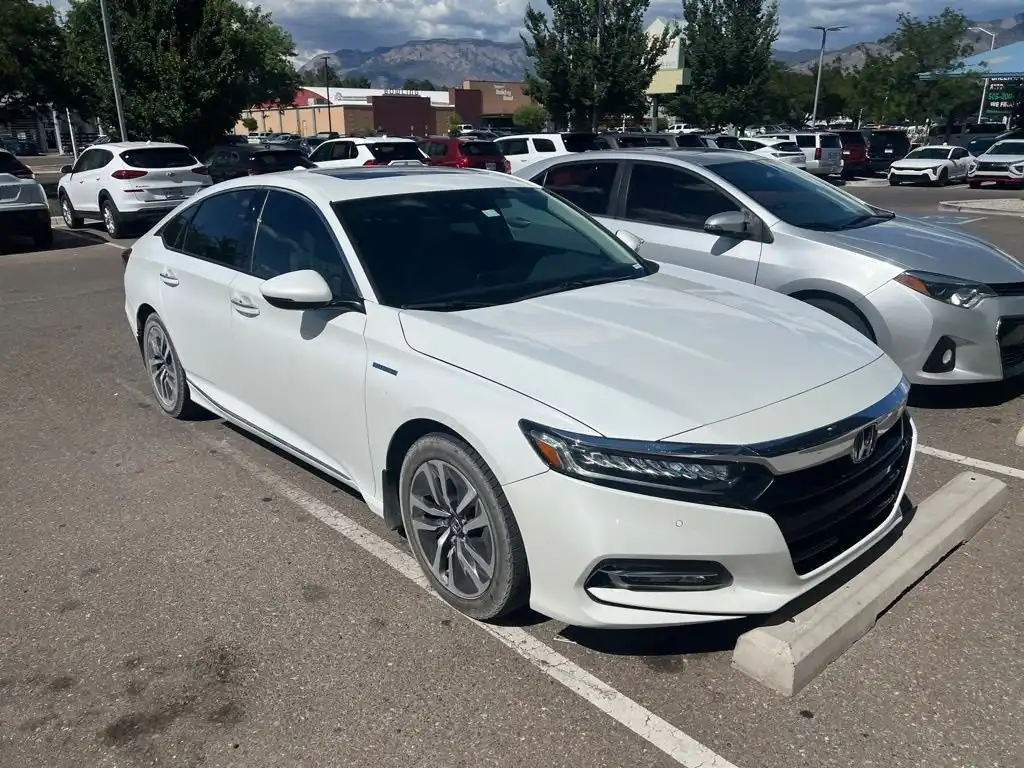 2018 Honda Accord Hybrid Touring's photo