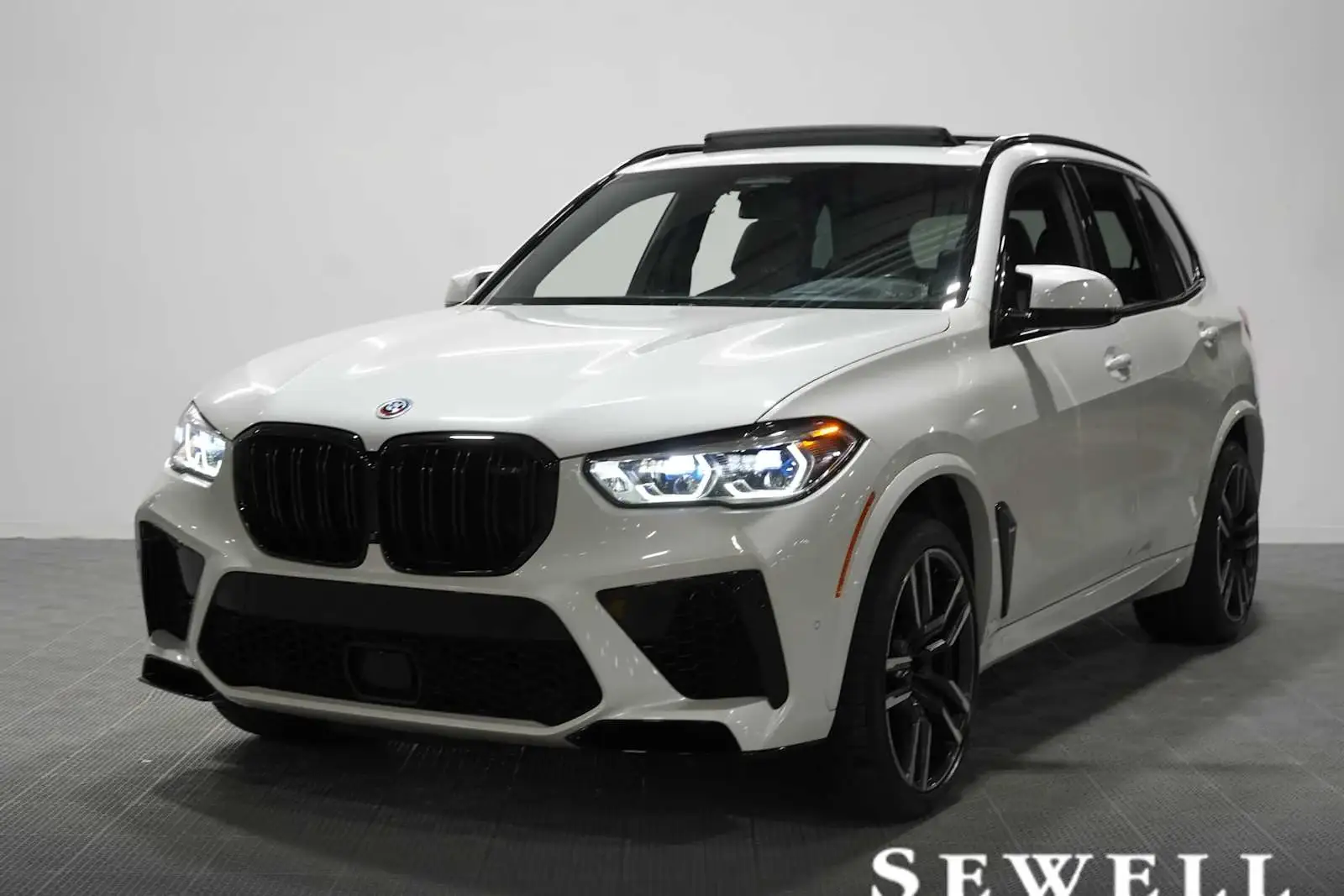 2023 BMW X5 M Base photo 1