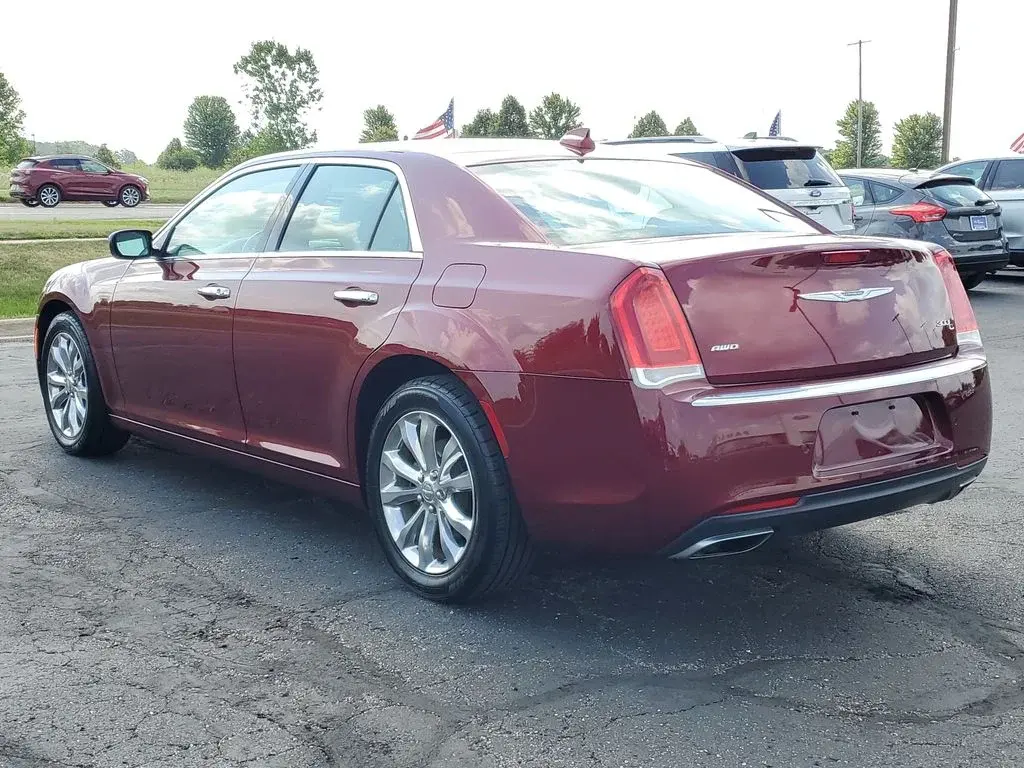 2017 Chrysler 300 C AWD photo 3
