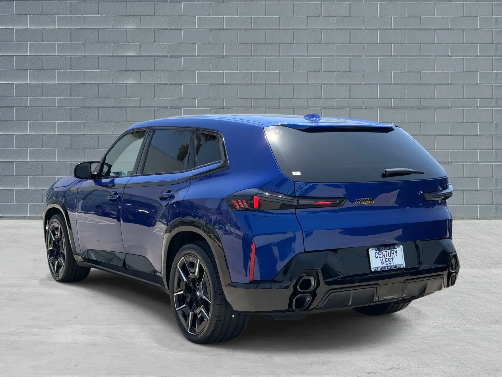 2023 BMW XM Base photo 3