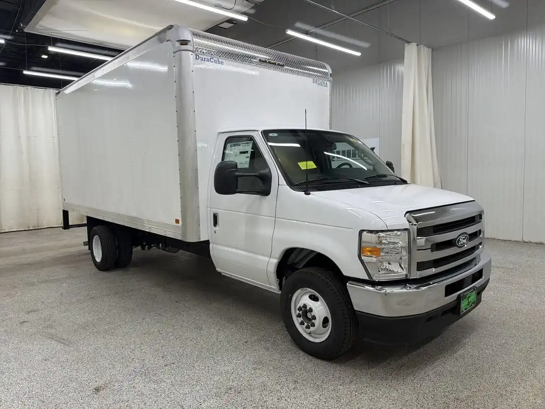 2027 Ford E-Series DRW E-450 Super Duty 176 in WB's photo