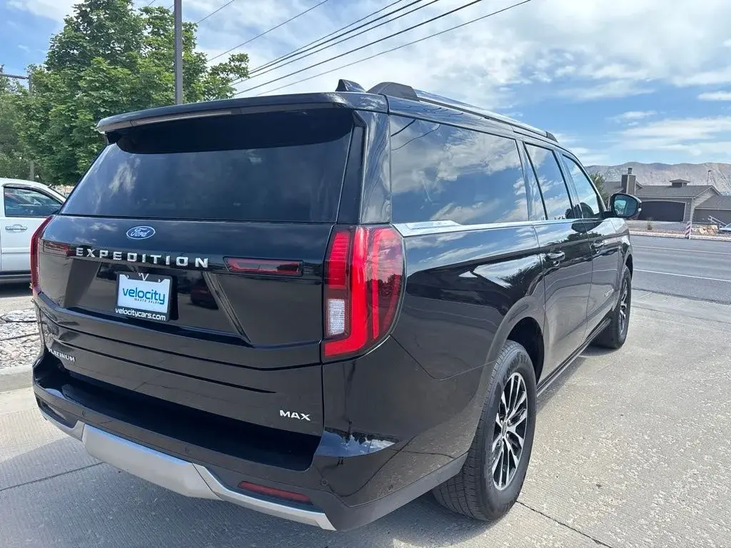 2025 Ford Expedition Platinum MAX 4x4 photo 5