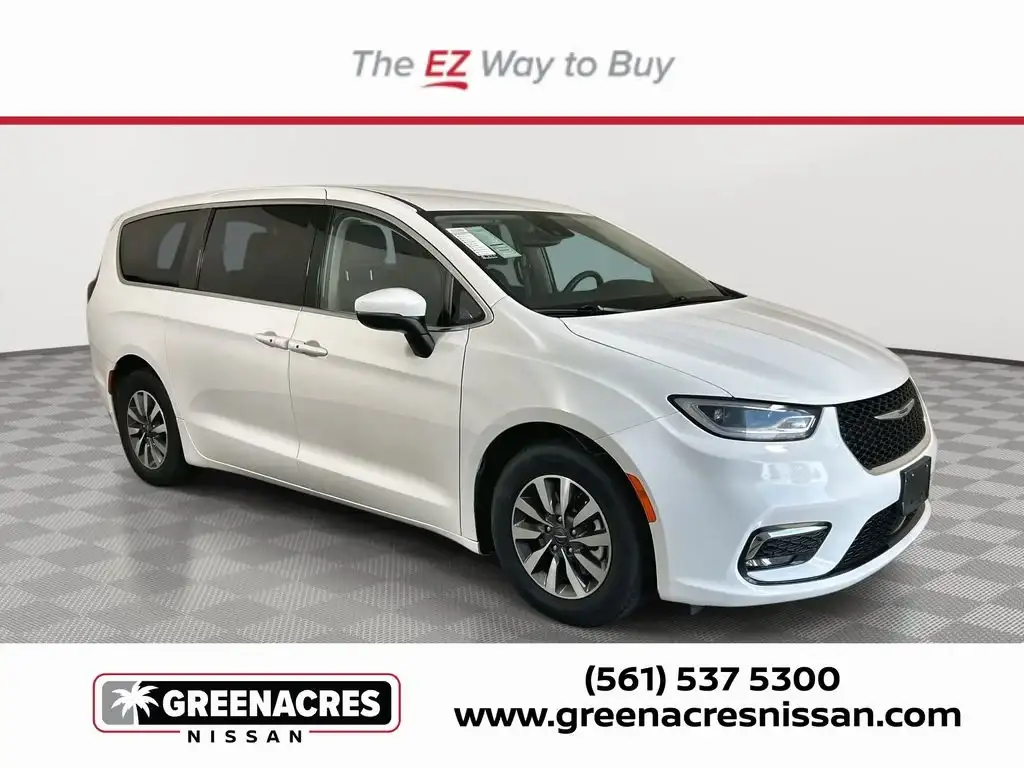 2023 Chrysler Pacifica Hybrid Touring L Hybrid's photo