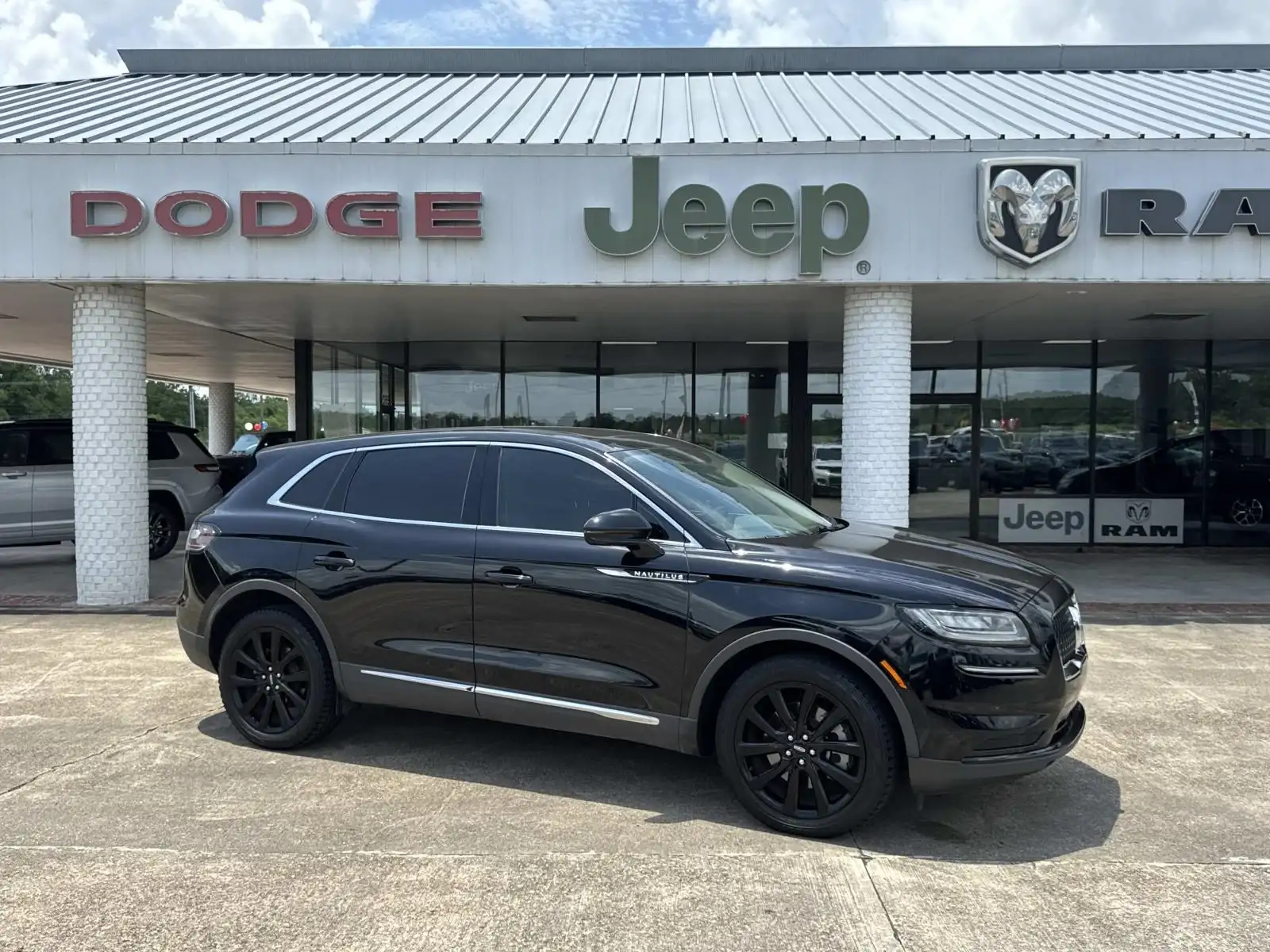2021 Lincoln Nautilus Reserve FWD's photo