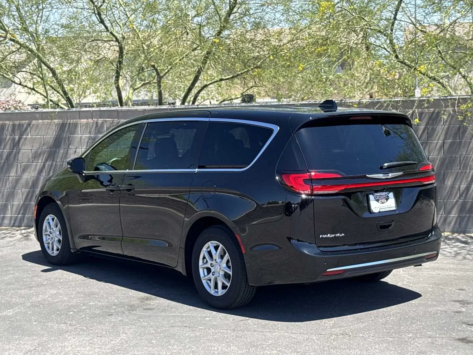 2026 Chrysler Pacifica Select photo 4