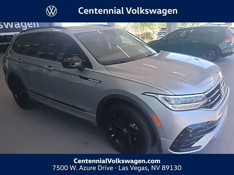 2024 Volkswagen Tiguan 2.0T SE R-Line Black's photo