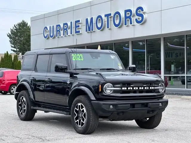 2023 Ford Bronco Outer Banks 4x4's photo