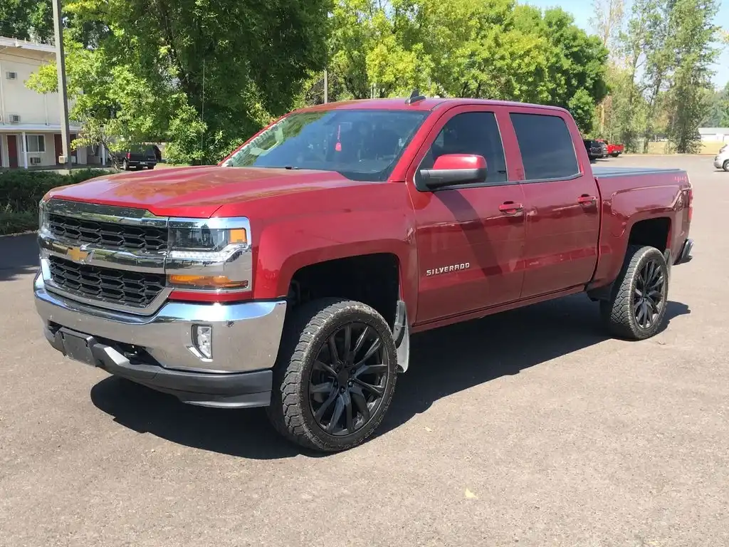 2018 Chevrolet Silverado 1500 LT 4WD Crew Cab Short Box's photo