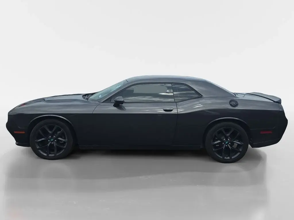2020 Dodge Challenger SXT Auto photo 5