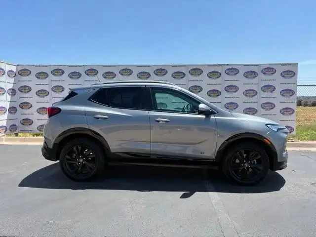 2025 Buick Encore GX Sport Touring's photo