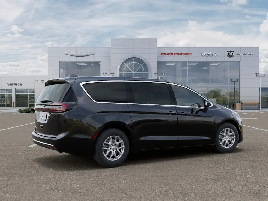 2027 Chrysler Pacifica Select photo 4