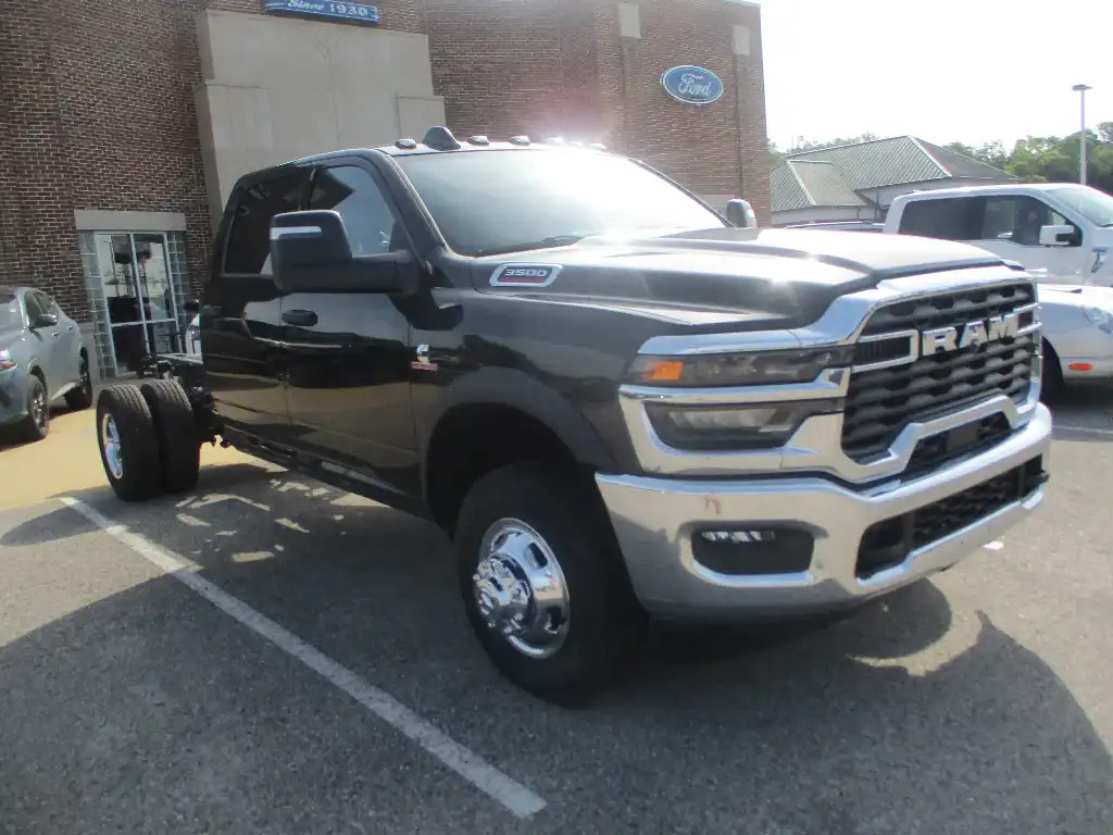 2026 RAM 3500 Tradesman 4X4 Crew Cab's photo