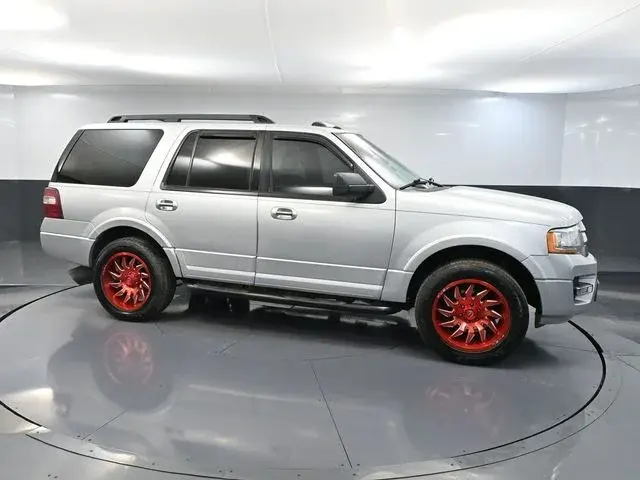 2017 Ford Expedition XLT 4x4 photo 3