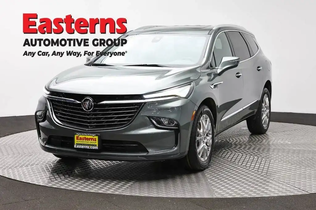 2023 Buick Enclave Essence AWD's photo