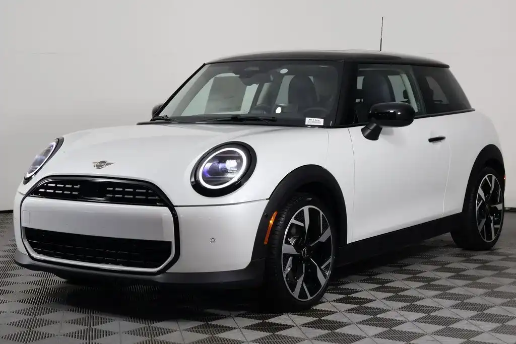 2026 MINI Hardtop's photo