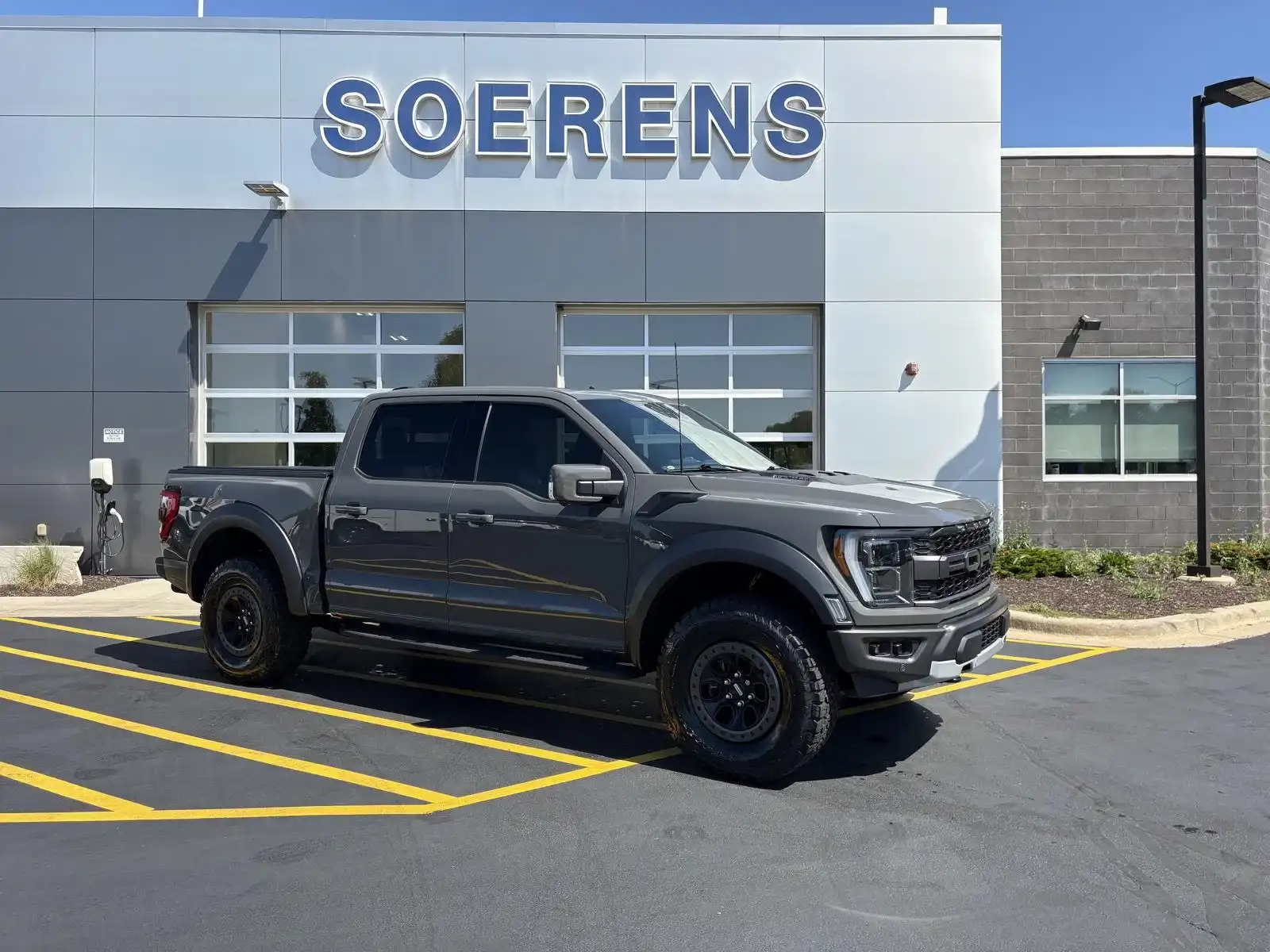 2021 Ford F-150 Raptor 4x4 SuperCrew 5-1/2 Box's photo