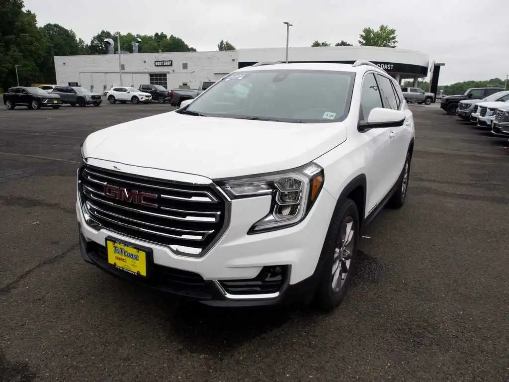 2024 GMC Terrain SLT AWD's photo