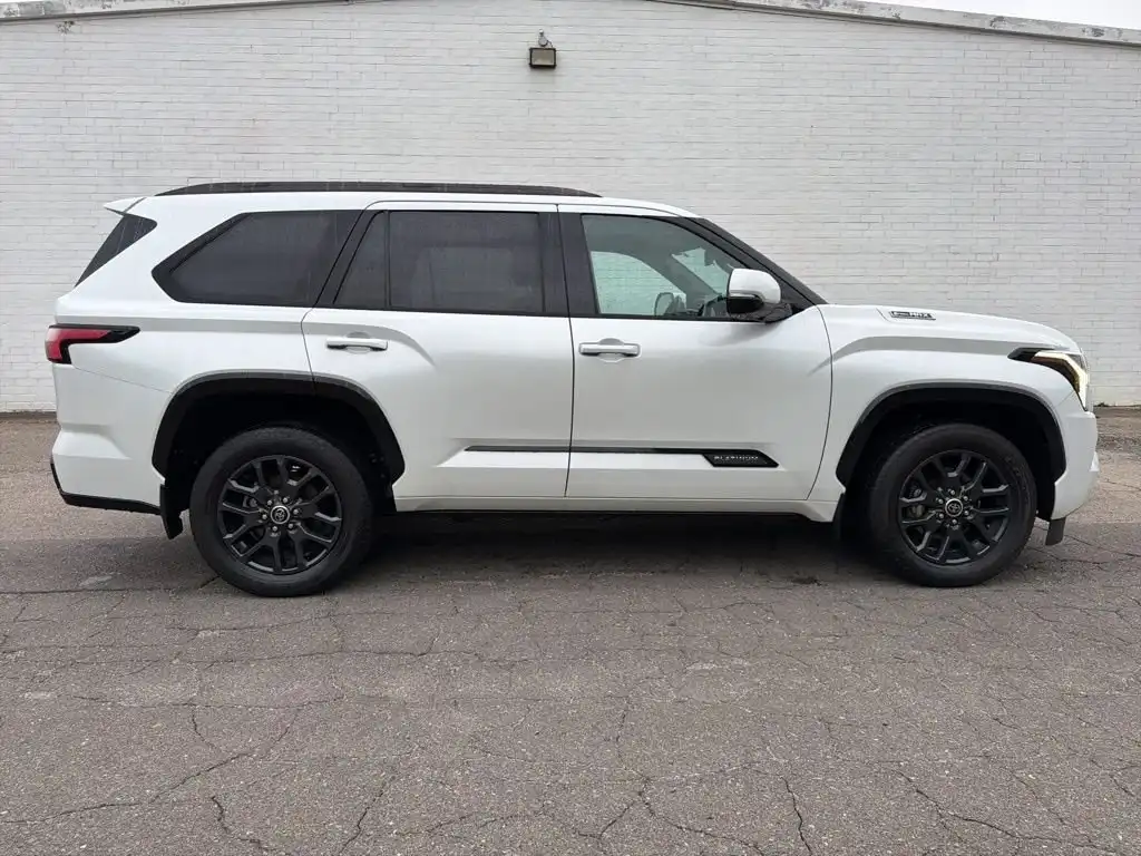2023 Toyota Sequoia Platinum 4WD i-FORCE MAX Hybrid's photo