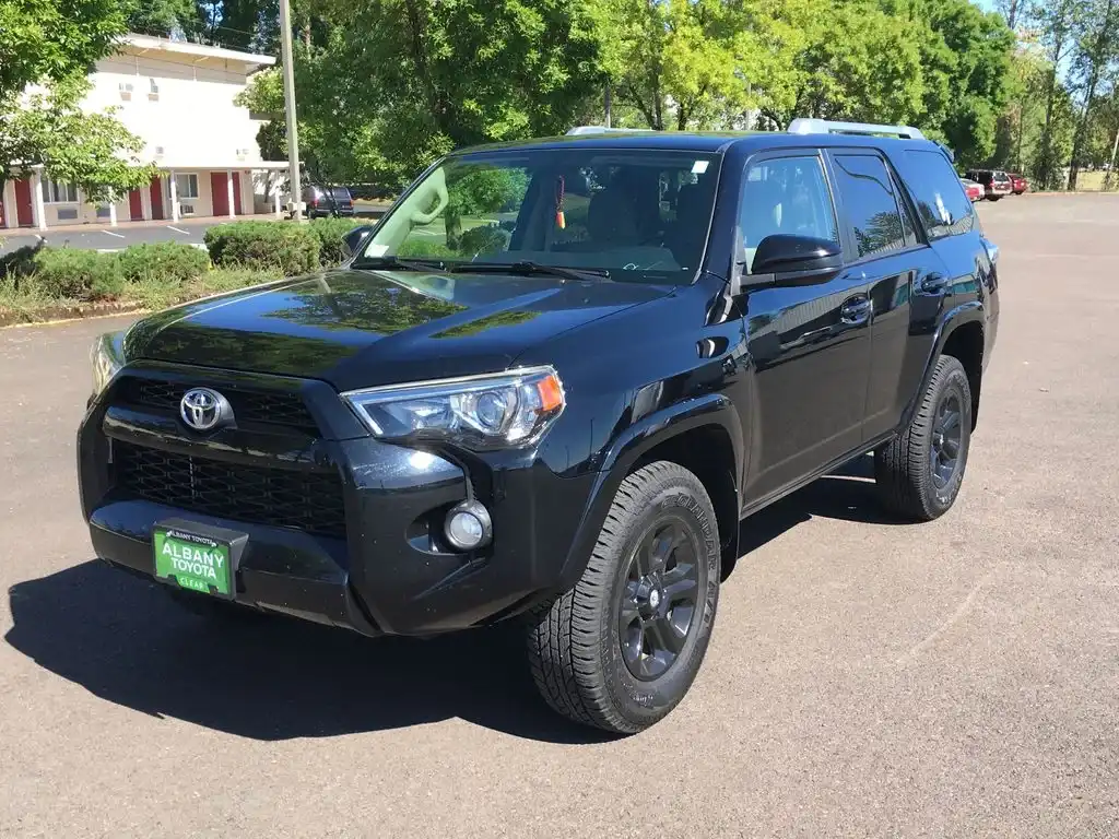 2018 Toyota 4Runner SR5 4x4 V6's photo