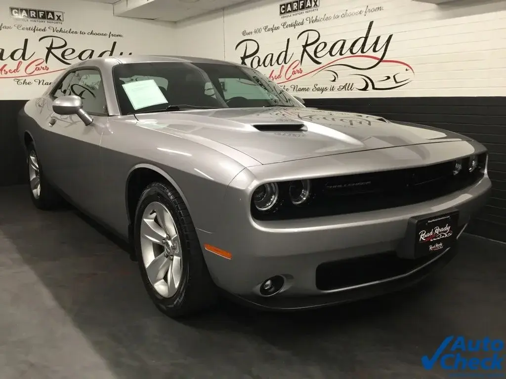 2018 Dodge Challenger SXT photo 3