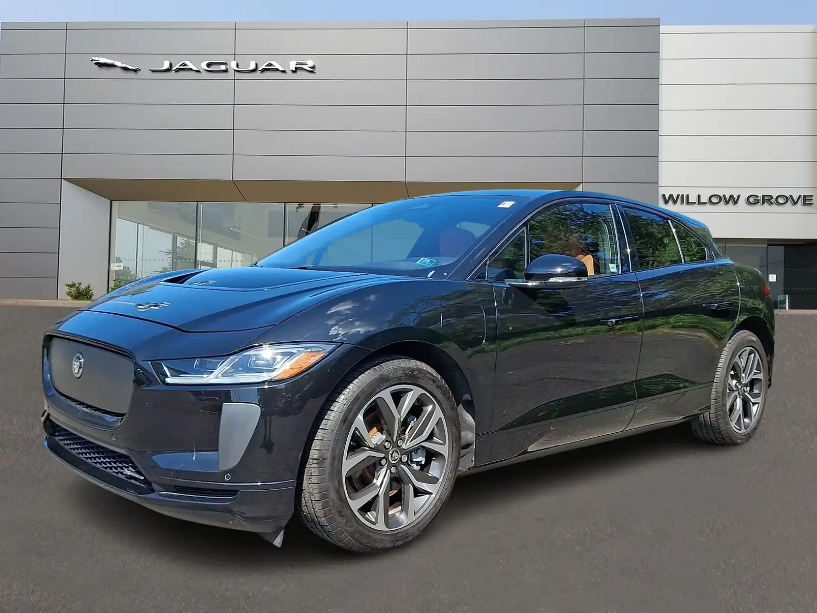 2024 Jaguar I-PACE EV400 R-Dynamic HSE's photo