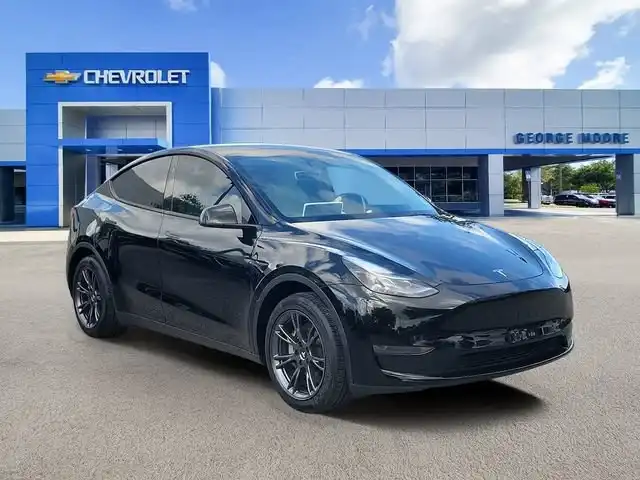 2025 Tesla Model Y Long Range RWD's photo