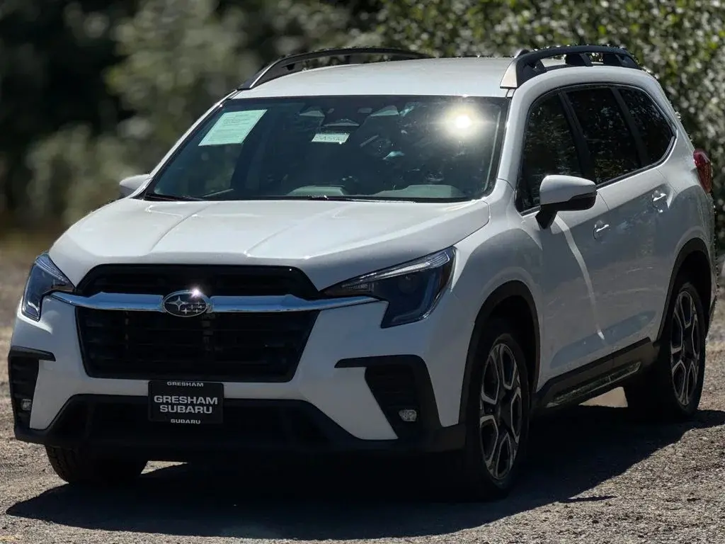 2023 Subaru Ascent Limited 7 Passenger photo 3