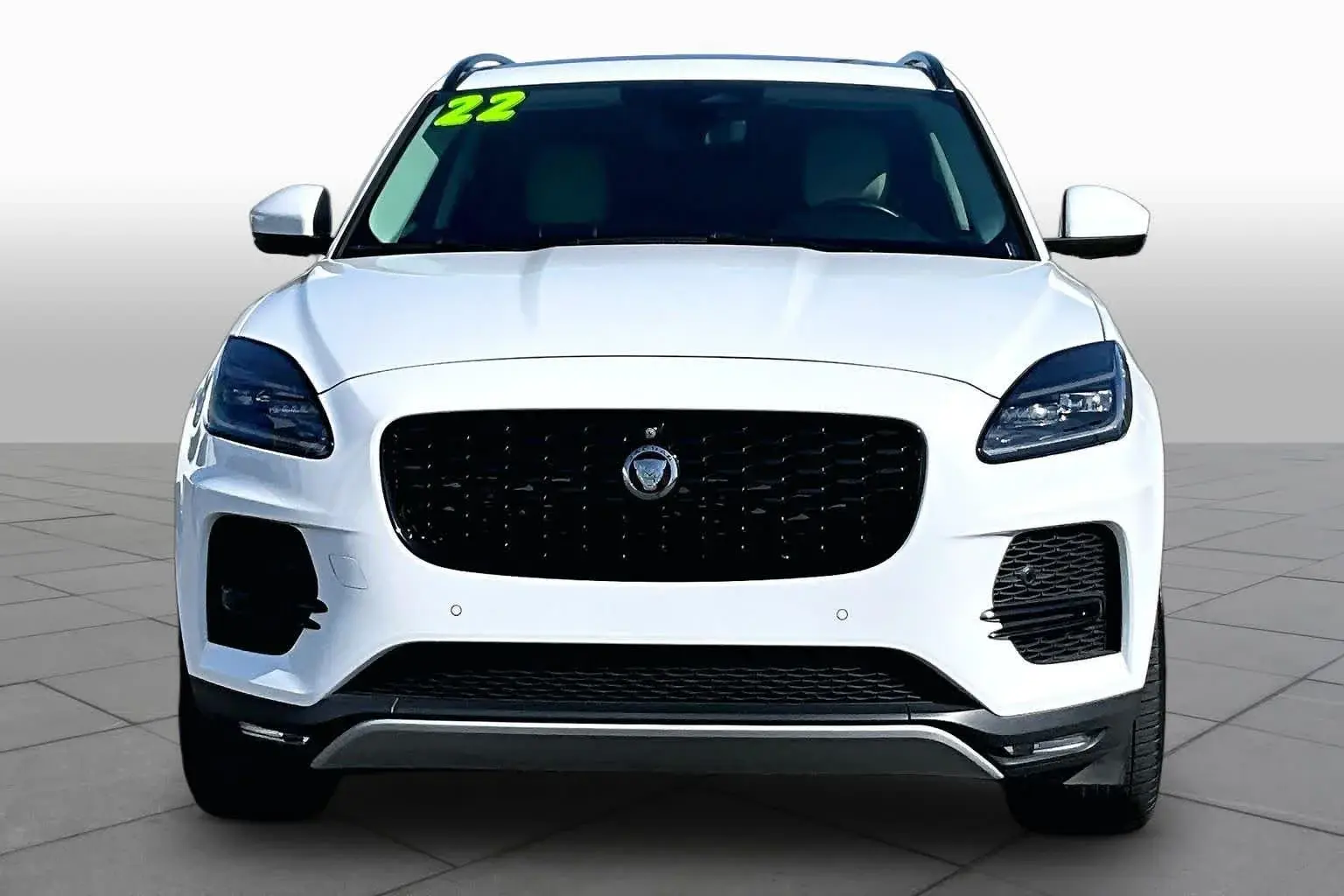 2022 Jaguar E-PACE P250 SE photo 4