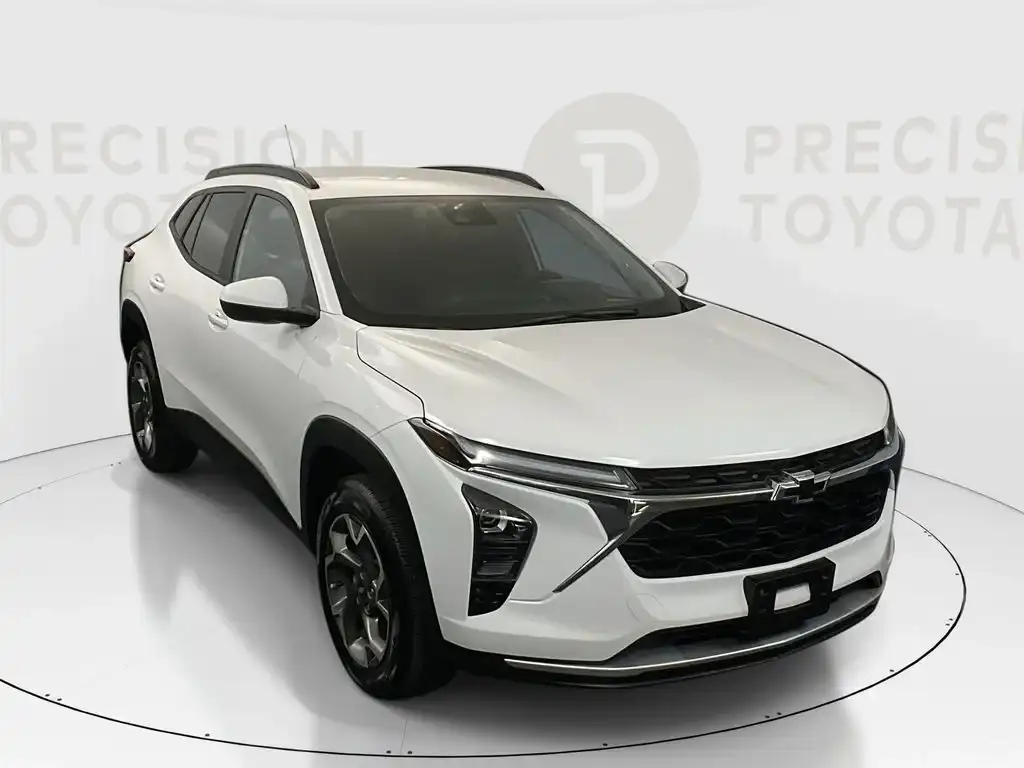 2025 Chevrolet Trax LT's photo