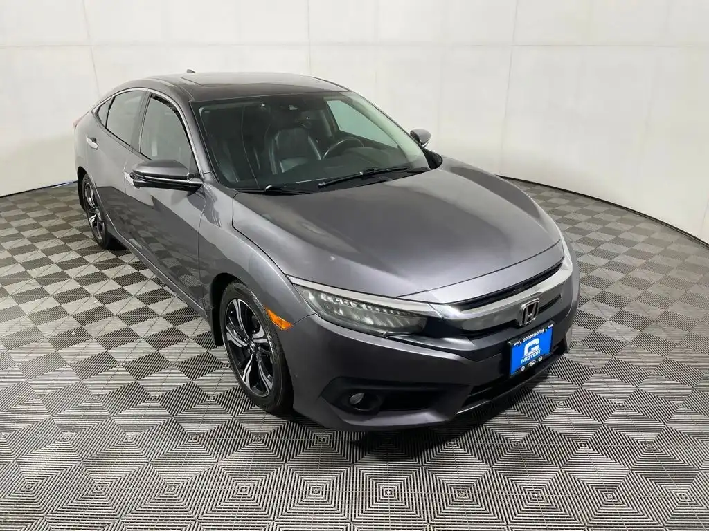 2016 Honda Civic Touring CVT's photo