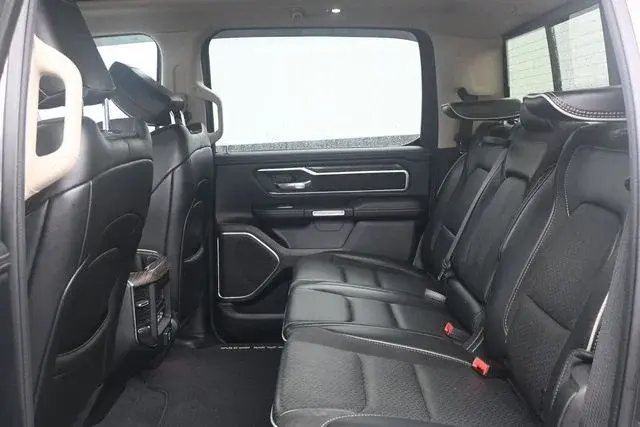 2019 RAM 1500 Laramie 4x4 Crew Cab 5'7 photo 5