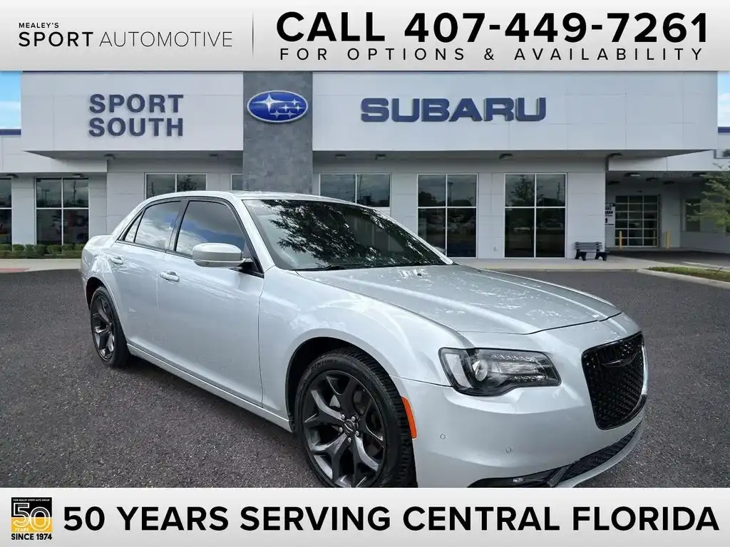 2023 Chrysler 300 S's photo