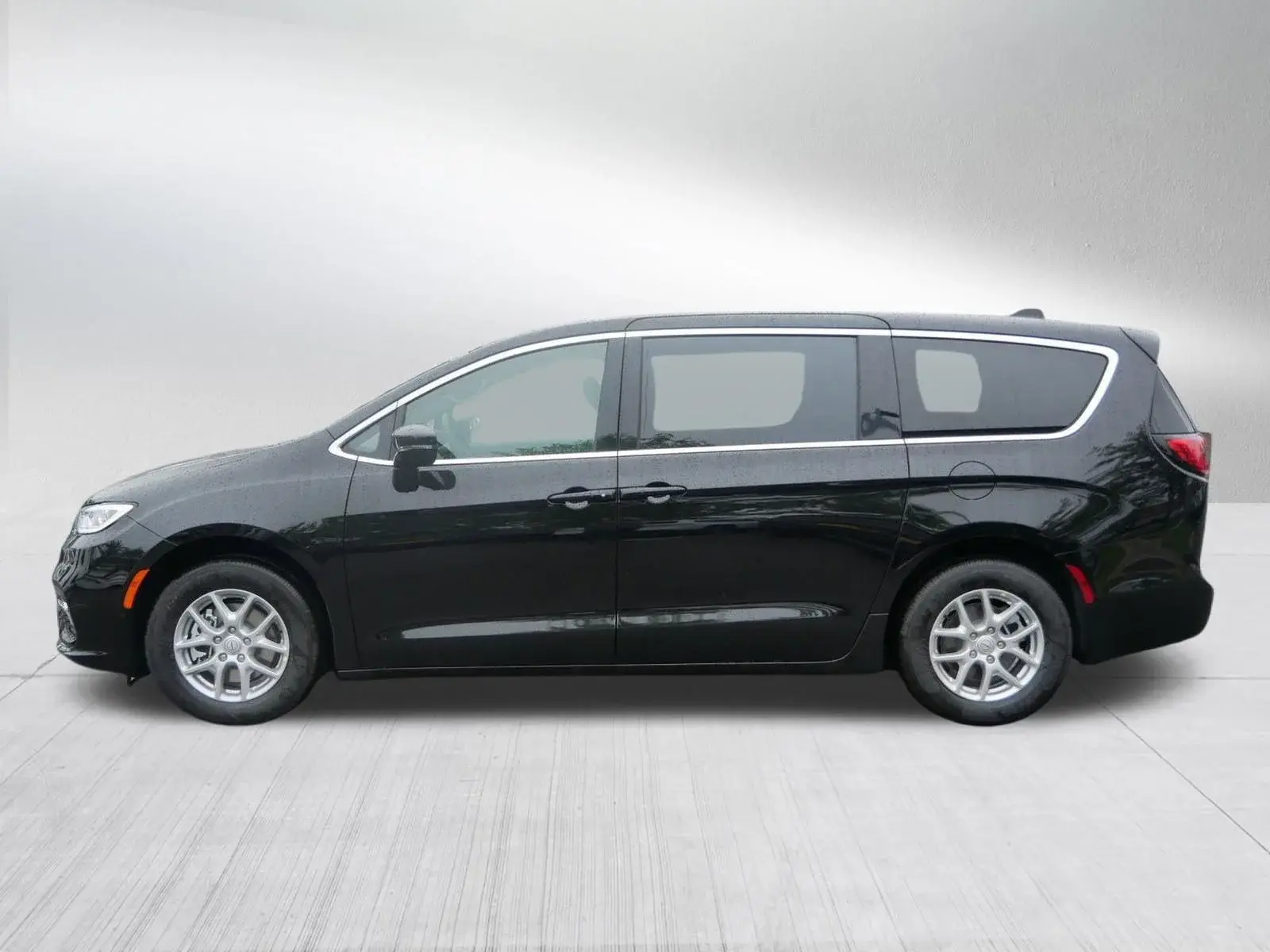 2026 Chrysler Pacifica Select photo 4