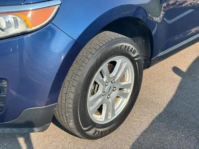 2012 Ford Edge SE photo 4