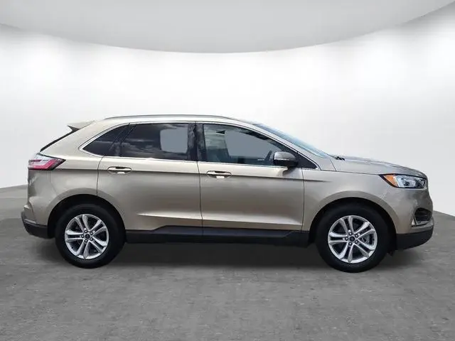2020 Ford Edge SEL photo 3