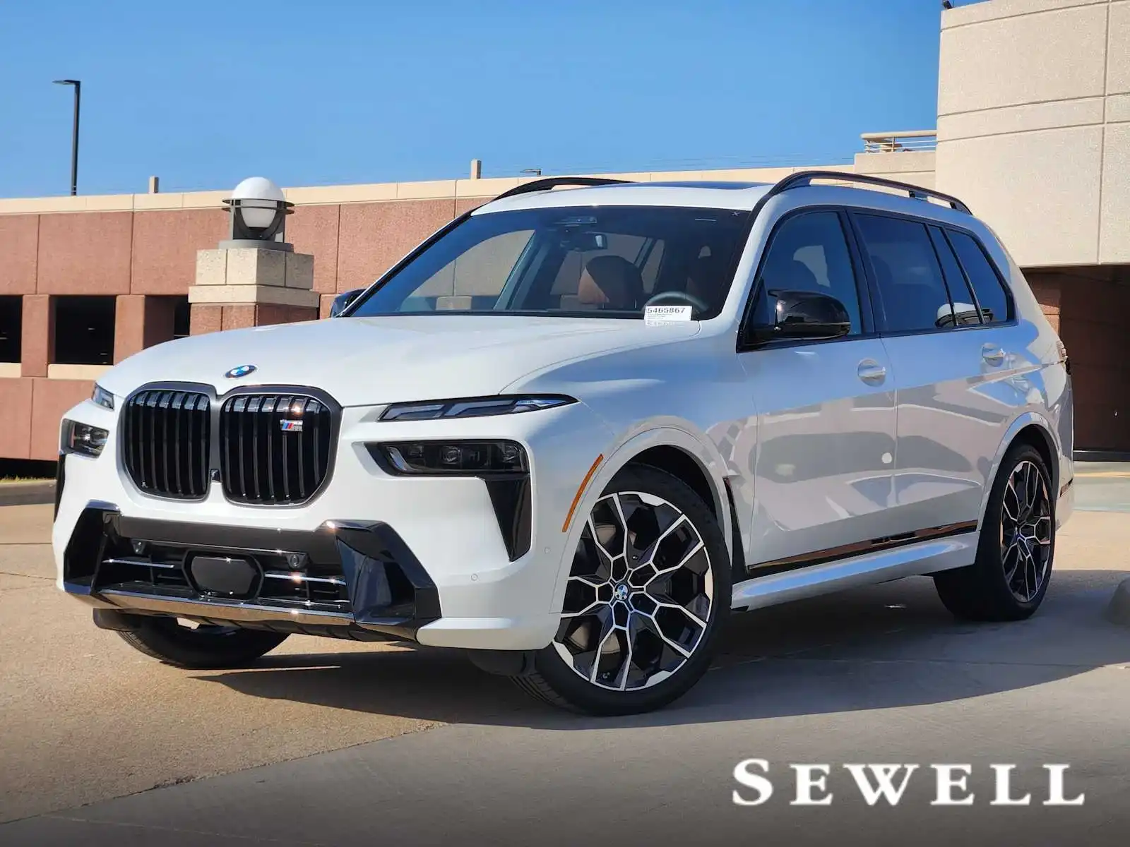 2027 BMW X7 M60i's photo