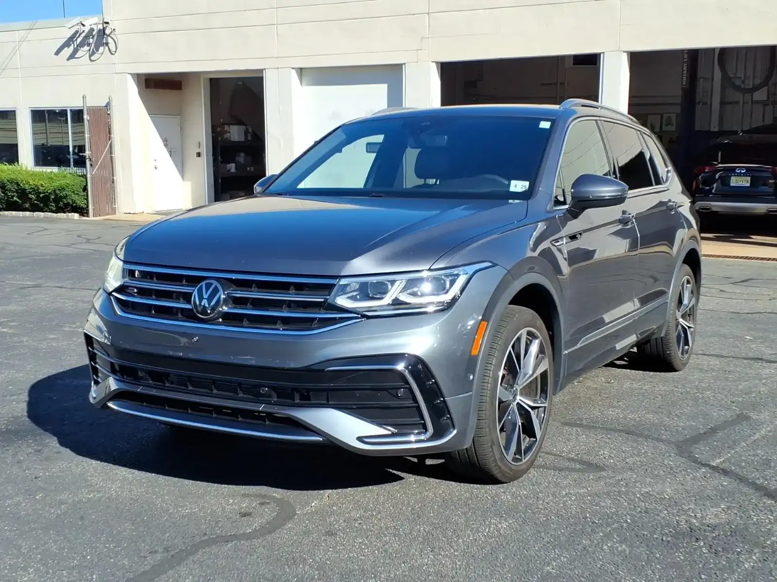 2024 Volkswagen Tiguan 2.0T SEL R-Line 4Motion's photo