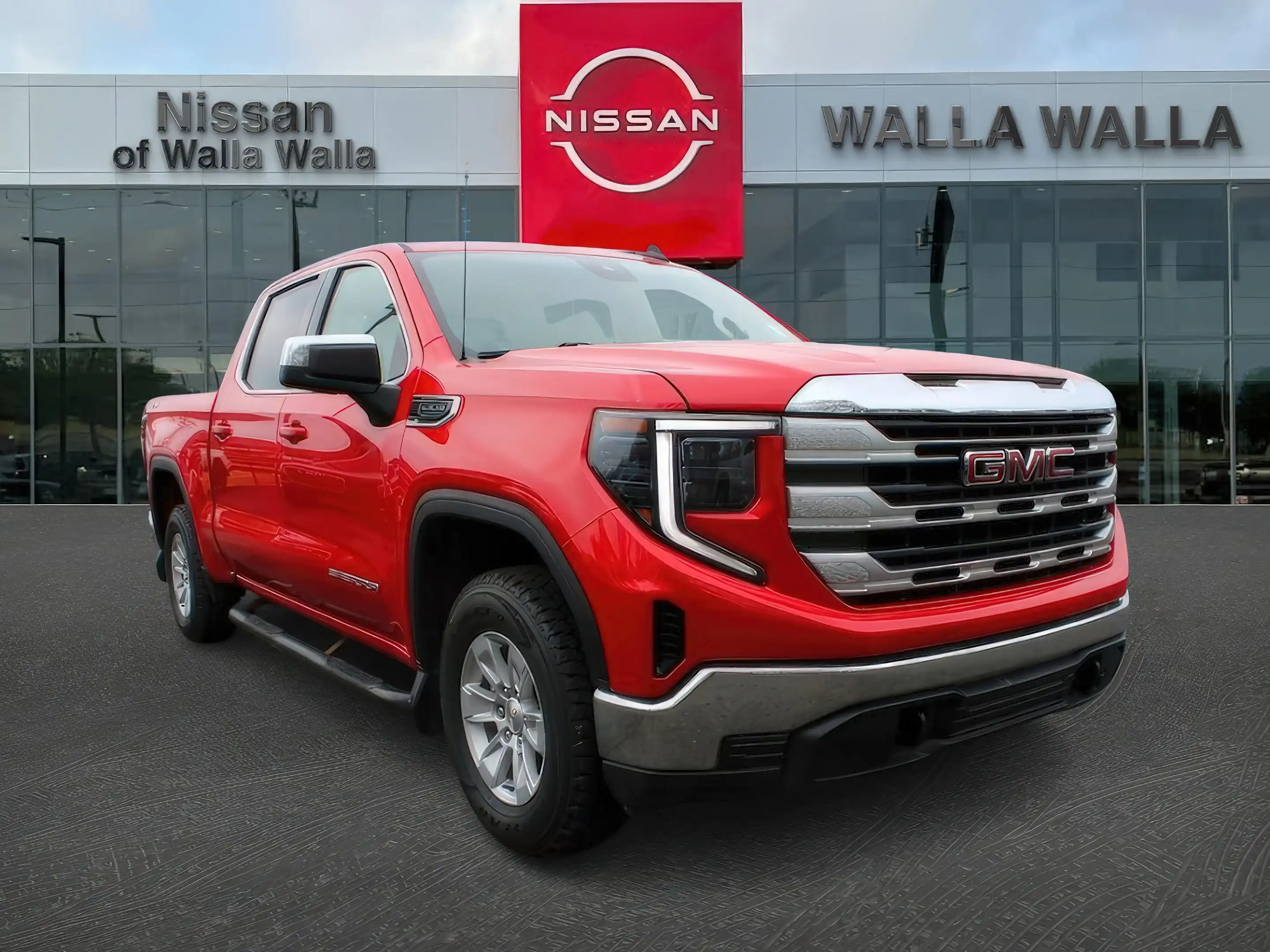 2023 GMC Sierra SLE 4WD Crew Cab Short Box's photo